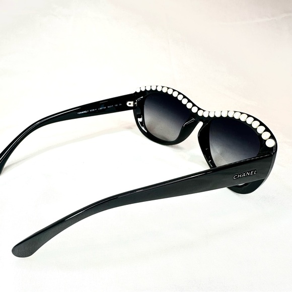 Chanel Black Sunglasses - Picture 4 of 9